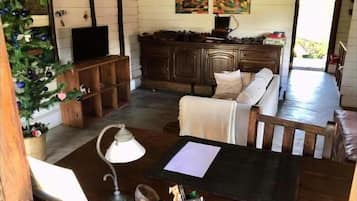 Chalet, 2 Bedrooms, Smoking, Balcony | Living room