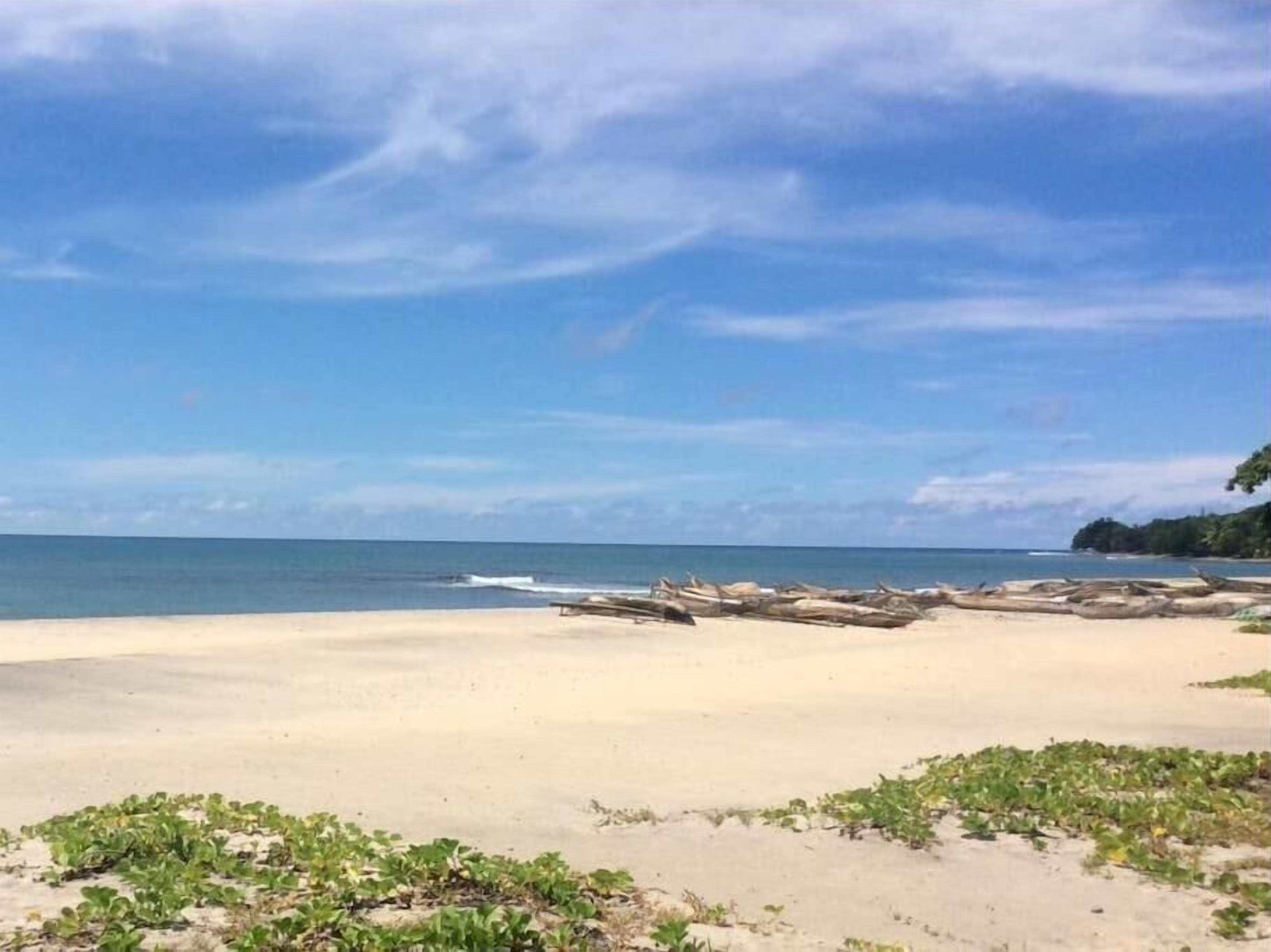 Chalet, 2 chambres, fumeurs, balcon | Plage