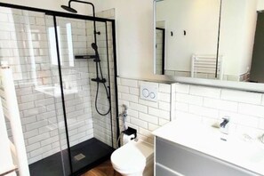 Shower, free toiletries, hair dryer, bidet - Cher Amicis  (Trieste)