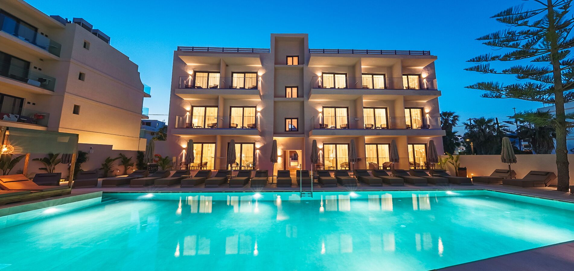 Fassade der Unterkunft – Abend/Nacht