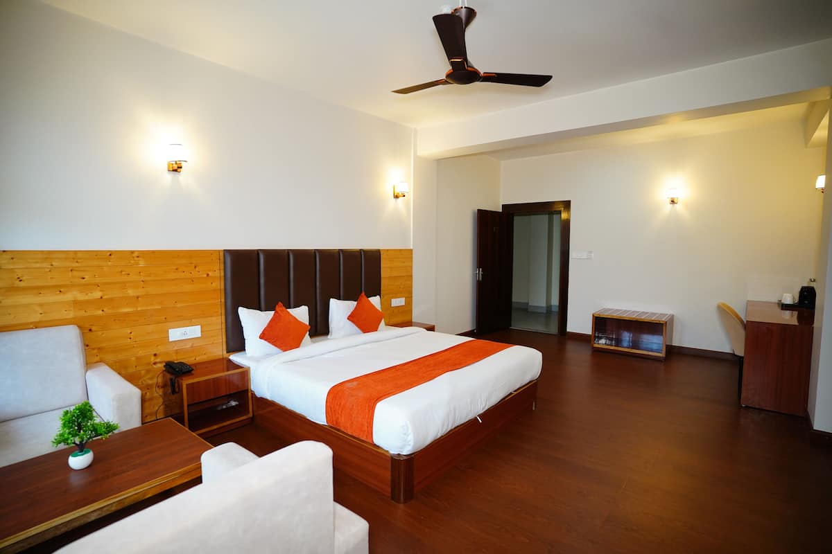 Superior Room | 1 bedroom, iron/ironing board, free WiFi