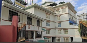 Front of property - Tadong Tashi Hotel and Spa (Gangtok)