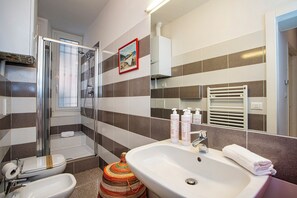 Basic-Apartment | Badezimmer