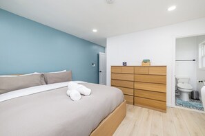 3 Schlafzimmer, Schreibtisch, Bügeleisen/Bügelbrett, kostenloses WLAN