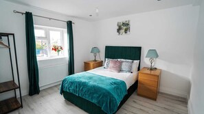 Casa superluxo, 4 quartos, para não fumantes, cozinha | 4 quartos, ferros/tábuas de passar roupa, Wi-Fi de cortesia