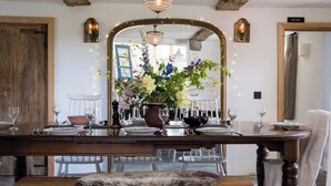 Dining - Countryside retreat, accommodating 8 guests, the perfect tranquil escape for both people and pets. (Brecon Beacons)