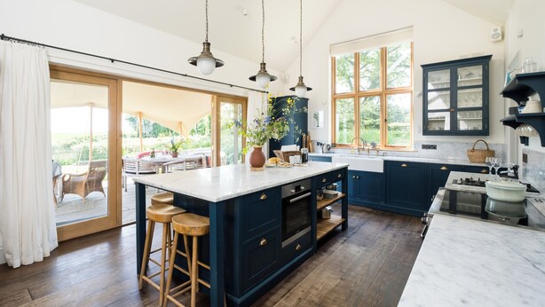 Coffee/tea maker, fridge, microwave, oven - Countryside retreat, accommodating 8 guests, the perfect tranquil escape for both people and pets. (Brecon Beacons)