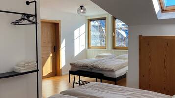 3 bedrooms, travel crib, free WiFi, bed sheets