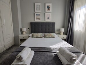 2 habitaciones, tabla de planchar con plancha y wifi gratis 