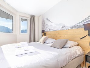 3 bedrooms, free WiFi, bed sheets