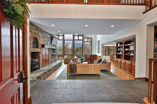 The Mountainside House - Luxury Home in Killington