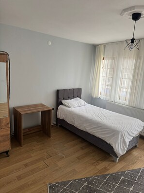 Comfort Condo, Balcony, City View