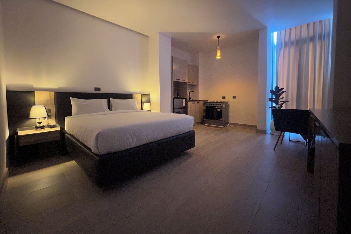 Luxury Studio Suite | 1 bedroom, desk, laptop workspace, free WiFi