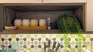 Deluxe Apartment, City View | Private kitchen | Full-sized fridge, microwave, oven, stovetop