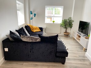 Superior-Apartment, 2 Schlafzimmer, Stadtblick | Wohnbereich