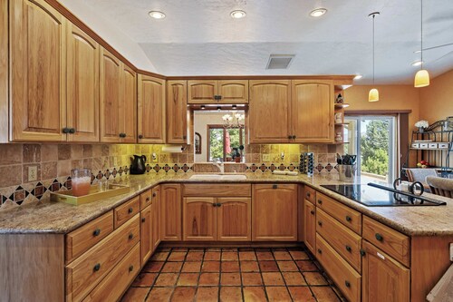 Prescott Golf Oasis Upscale Dog-Friendly Home