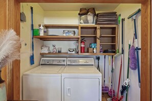 Interior - Prescott Golf Oasis  Upscale Comfort Dog Friendly (Dewey)