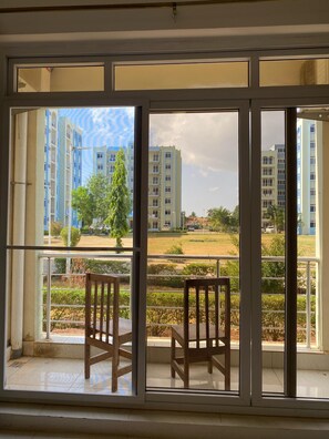 Basic Apartment, Garden View