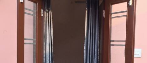 Desk, laptop workspace, free WiFi