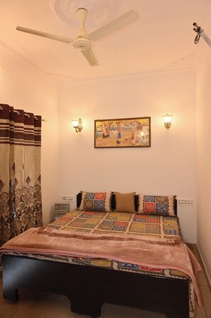 ห้องดีลักซ์ดับเบิล | โต๊ะทำงาน, พื้นที่ทำงานแบบใช้แล็ปท็อป, Wi-Fi ฟรี