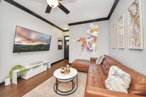 Téléviseur, bureau