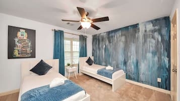 3 soverom, strykejern/-brett, wi-fi og sengetøy