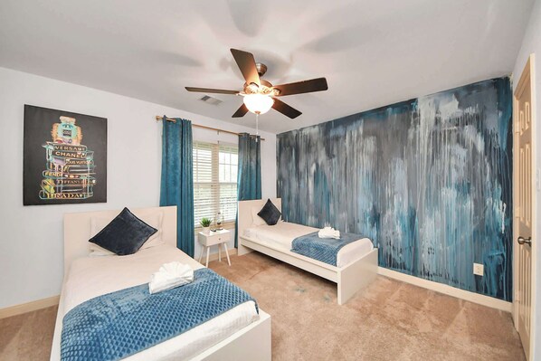 3 soverom, strykejern/-brett, wi-fi og sengetøy