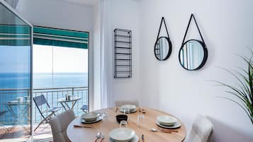 Appartement, balcon | Salle Ă  manger