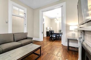 Smart TV - The Gathering Spot Downtown St. Louis by StayLage (Squires)