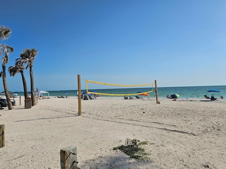 Beach. GULF VIEW! Cozy and clean 1-bedroom condo - just 3 minutes from the BEACH! #3405