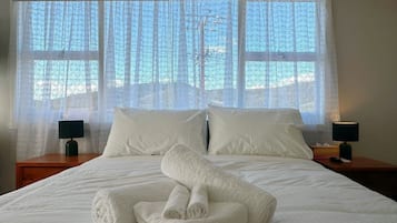 4 bedrooms, desk, iron/ironing board, travel cot