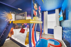 7 bedrooms, iron/ironing board, WiFi, bed sheets - Stunning 7 Bed Family Pool Home in Solara-9190SC (Kissimmee)