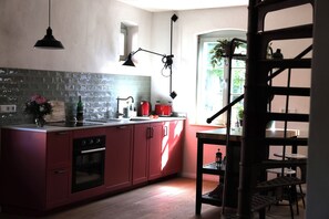 Kühlschrank, Ofen, Herdplatte, Geschirrspüler