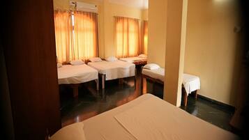 Family Room | Free WiFi, bed sheets