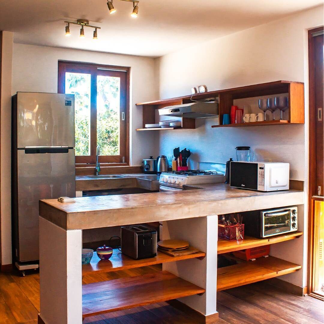 Réfrigérateur, micro-ondes, four, cafetière/bouilloire