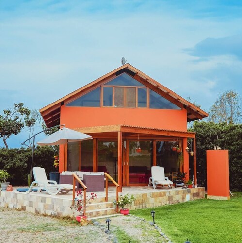 HOP Munay: Spiritual & Cozy, with Lush Garden