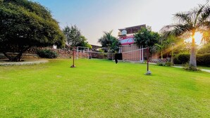 ملعب رياضي