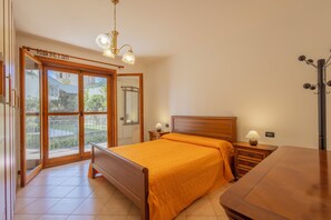 2 habitaciones, cunas, wifi gratis y ropa de cama 