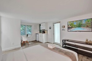 Iron/ironing board, WiFi