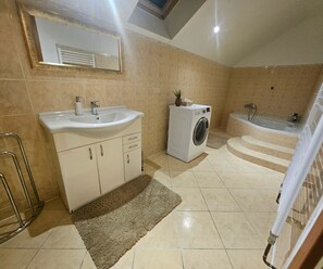 Towels, soap, shampoo, toilet paper - Idyllic vacation home in Parndorf (Parndorf)