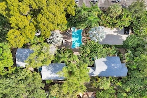 Exterior - Bougainvillea Tropical Oasis Studio with Pool (Fort Lauderdale)