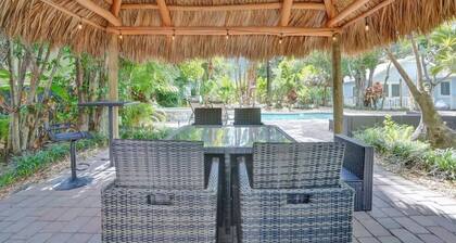 Bougainvillea Tropical Oasis Studio with Pool