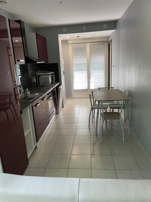 Dining - Getaway to Carmaux (Carmaux)