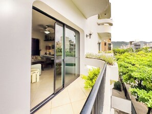 Exterior detail - Air-conditioned apartment - Enseada (Balneario Cidade Atlantica Guarujá)