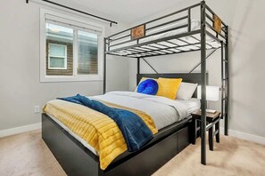 1 chambre, lit parapluie, Wi-Fi, draps fournis