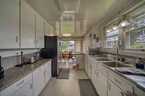 Fridge, microwave, oven, stovetop - LOOK!  Spacious Home in the Heart of Hilo - Bonus Rec Room! (Hilo)