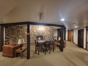 Interior - 1BR, 1BA for 4 – Panoramic Views & Balcony (Brian Head)