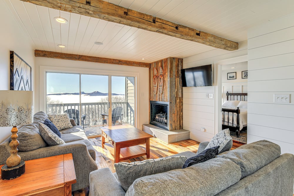 2 Mi to Beech Mtn: Fully Remodeled Condo w/ Patio! - Shawneehaw Creek, NC