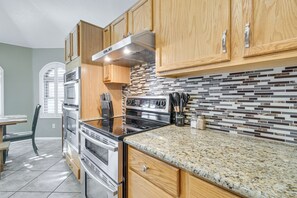 Talo (4 Bedrooms) | Sisätilat