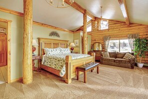 House (5 Bedrooms) | Interior